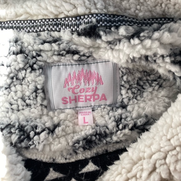 Cozy Sherpa Black and White Patterned Pullover - Picture 5 of 8